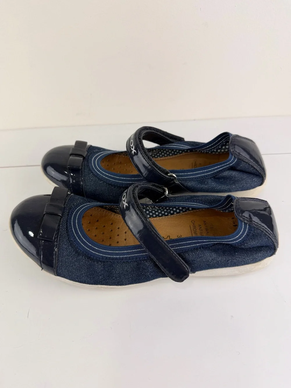 Geox Girls Navy Denim Patent Leather Bow Mary Jane Shoes EU 35 / US 3